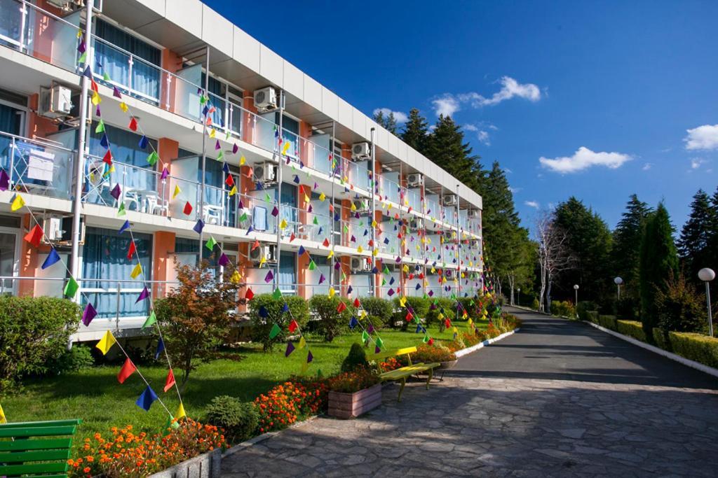 Hotel Coop - Kiten Kiten  Bagian luar foto