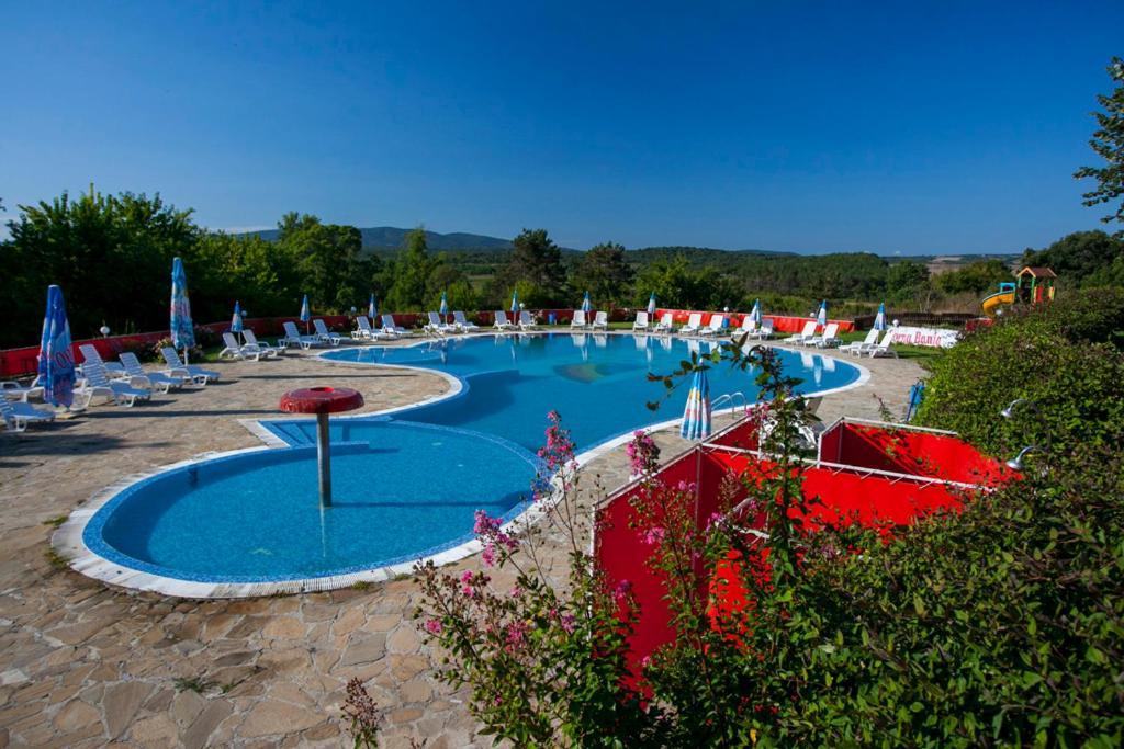 Hotel Coop - Kiten Kiten  Bagian luar foto