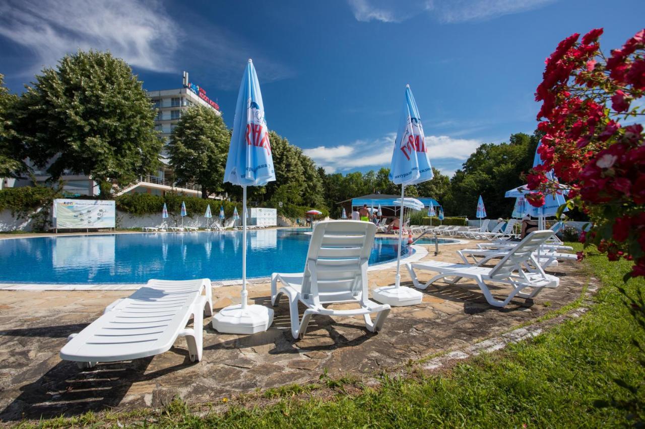 Hotel Coop - Kiten Kiten  Bagian luar foto