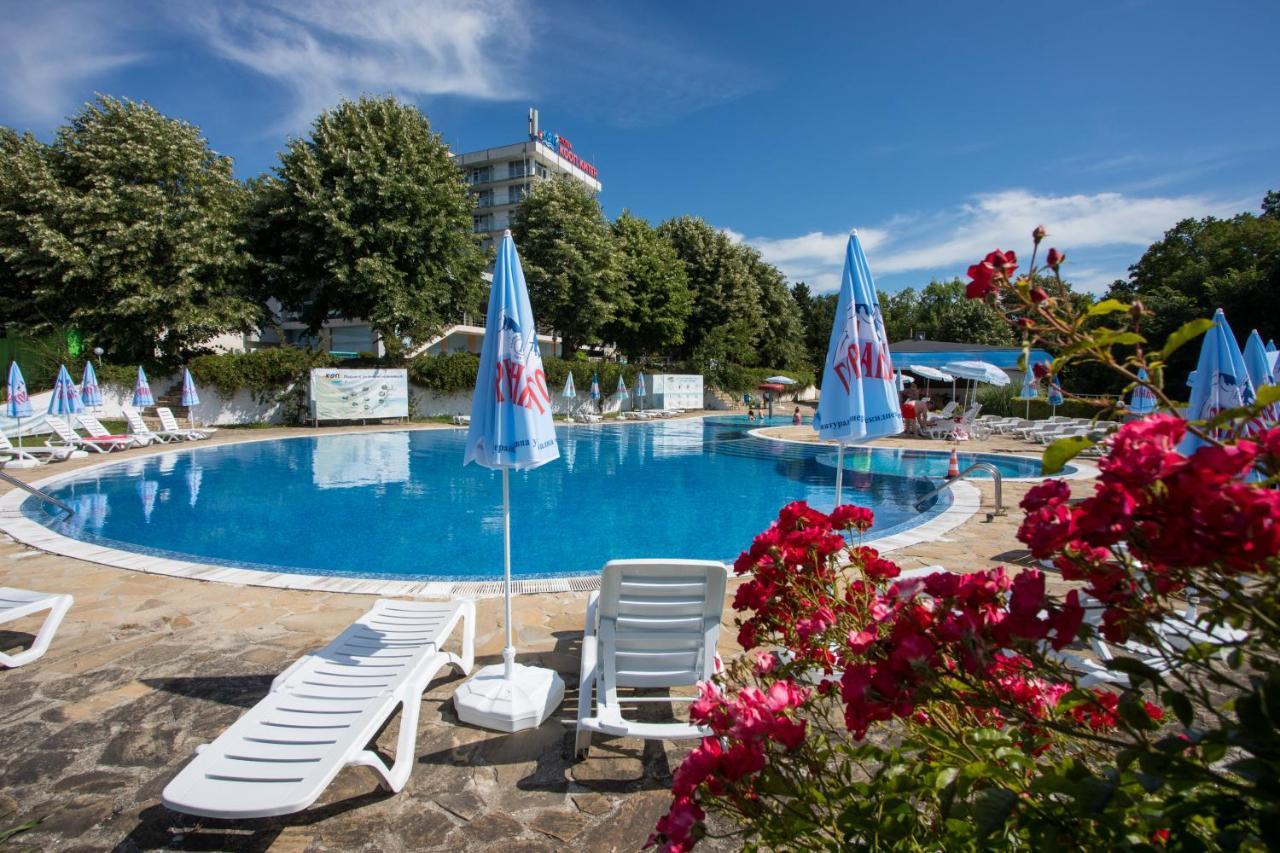 Hotel Coop - Kiten Kiten  Bagian luar foto